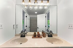 Treehouse LOZ Seclusion for 6!