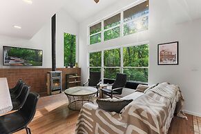 Treehouse LOZ Seclusion for 6!