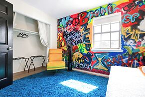 Graffiti and Glam Wonderland