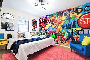 Graffiti and Glam Wonderland