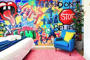 Graffiti and Glam Wonderland