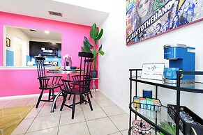 Graffiti and Glam Wonderland