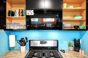 Graffiti and Glam Wonderland