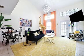 Graffiti and Glam Wonderland