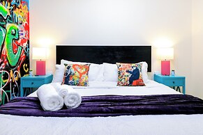 Graffiti and Glam Wonderland