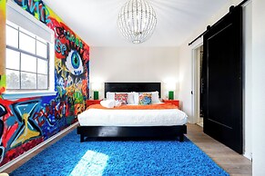 Graffiti and Glam Wonderland