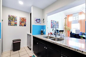 Graffiti and Glam Wonderland