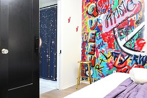 Graffiti and Glam Wonderland