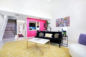 Graffiti and Glam Wonderland