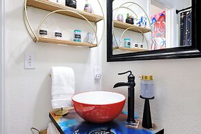 Graffiti and Glam Wonderland