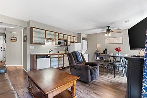 Fallcreek Haven - A Chic Retreat