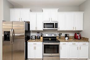 Sunset Chic at Paradise Palms