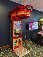 Sunset Chic at Paradise Palms