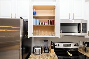 Sunset Chic at Paradise Palms