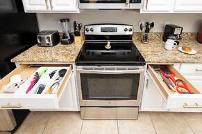 Sunset Chic at Paradise Palms