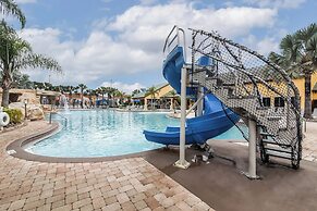 Sunset Chic at Paradise Palms