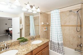 Sunset Chic at Paradise Palms