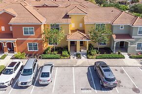 Sunset Chic at Paradise Palms