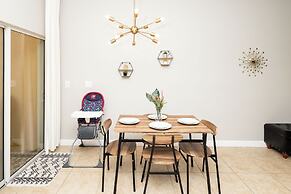 Sunset Chic at Paradise Palms