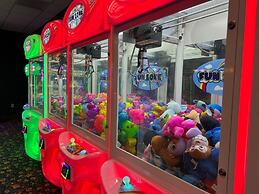 Sunset Chic at Paradise Palms