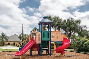 Sunset Chic at Paradise Palms