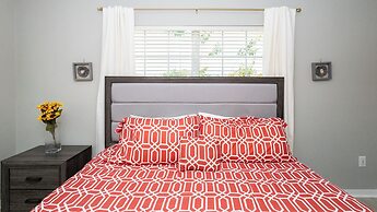 Sunset Chic at Paradise Palms