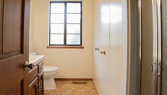 Sonora Splendor Stately 3 BDR on Secluded Lot!