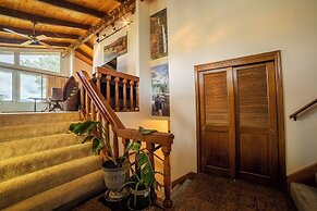 Sonora Splendor Stately 3 BDR on Secluded Lot!