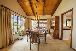 Sonora Splendor Stately 3 BDR on Secluded Lot!