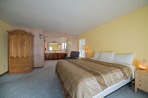 Sonora Splendor Stately 3 BDR on Secluded Lot!