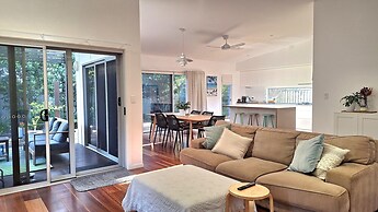 Coastal Home just 300m from the Beach