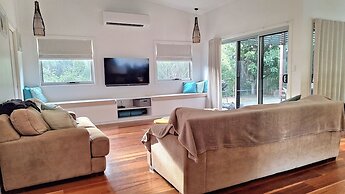 Coastal Home just 300m from the Beach