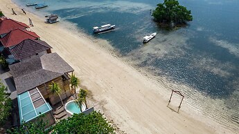 Sunset Beach Wood Villa