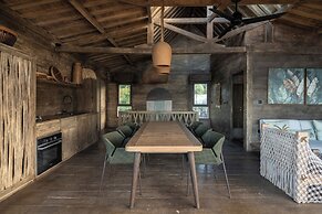 Sunset Beach Wood Villa