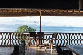 Sunset Beach Wood Villa