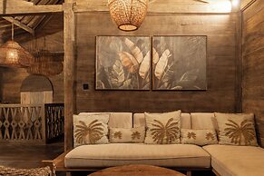 Sunset Beach Wood Villa