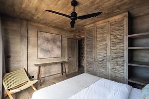 Sunset Beach Wood Villa