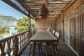 Sunset Beach Wood Villa