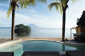 Sunset Beach Wood Villa