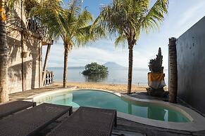 Sunset Beach Wood Villa