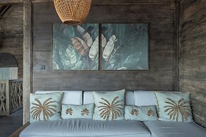 Sunset Beach Wood Villa