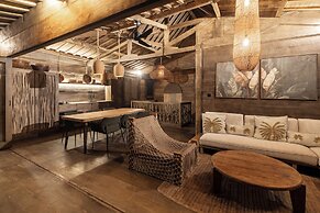 Sunset Beach Wood Villa