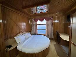 Goroomgo Amar Palace Shimla