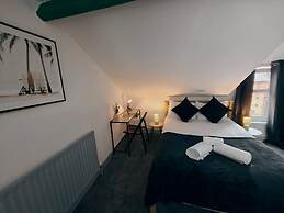 4BR Ravenhill Modern Home