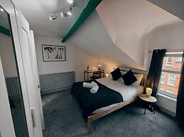 4BR Ravenhill Modern Home