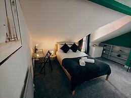 4BR Ravenhill Modern Home