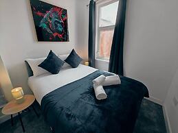 4BR Ravenhill Modern Home