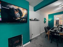 4BR Ravenhill Modern Home