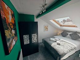 4BR Ravenhill Modern Home