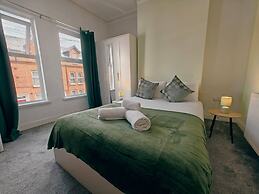 4BR Ravenhill Modern Home